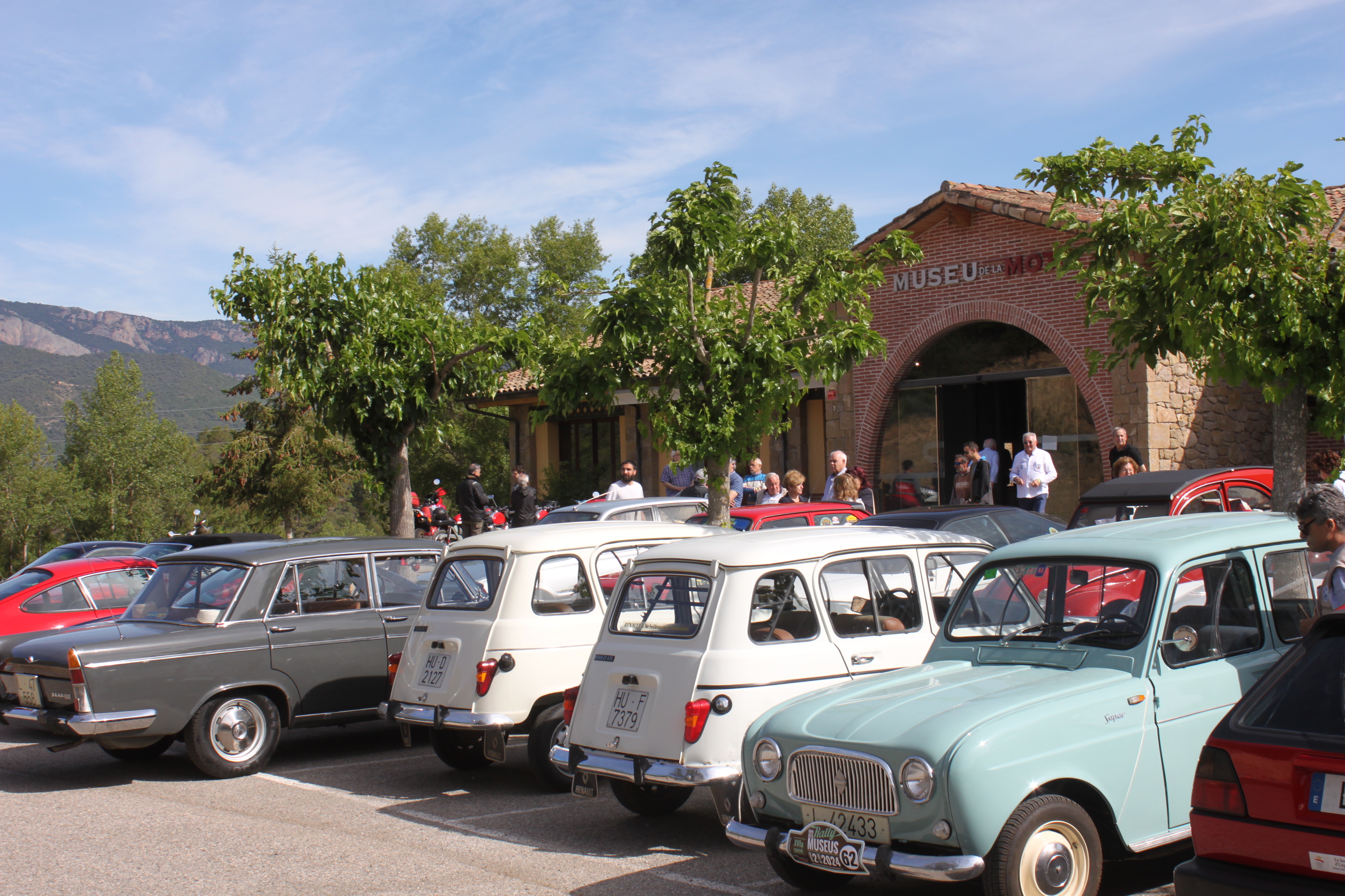 Els aficionats als clàssics tornen a gaudir al XVI Gran Ral·li dels Museus 